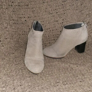 CAMPER-Myriam-Laser Cut Ankle Booties-Tan Perforated Leather-Sz 35-Excellent